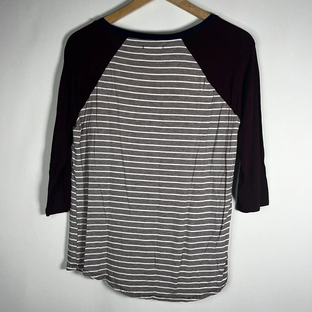 Maurices Shirt Women‎ Small Burgundy Striped Crewneck 3/4 Sleeve Blouse Baseball